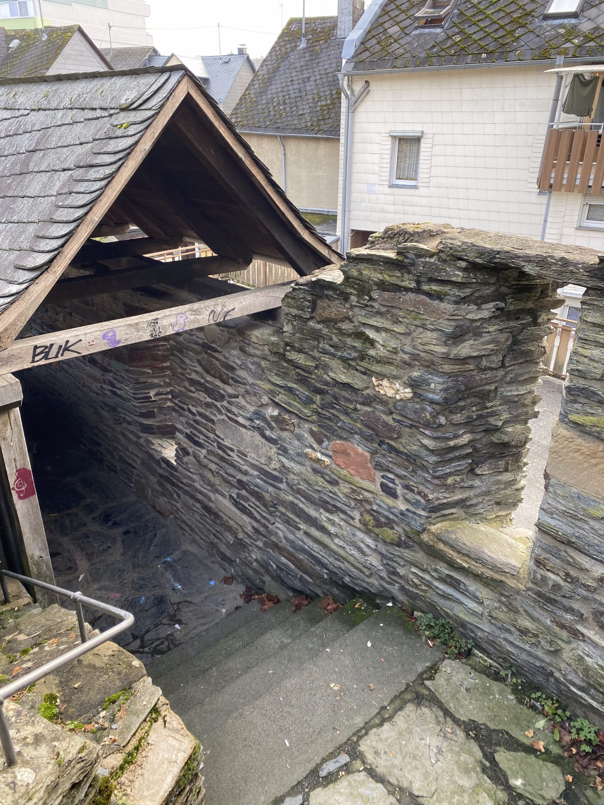 alter gang zum alten gefängnis